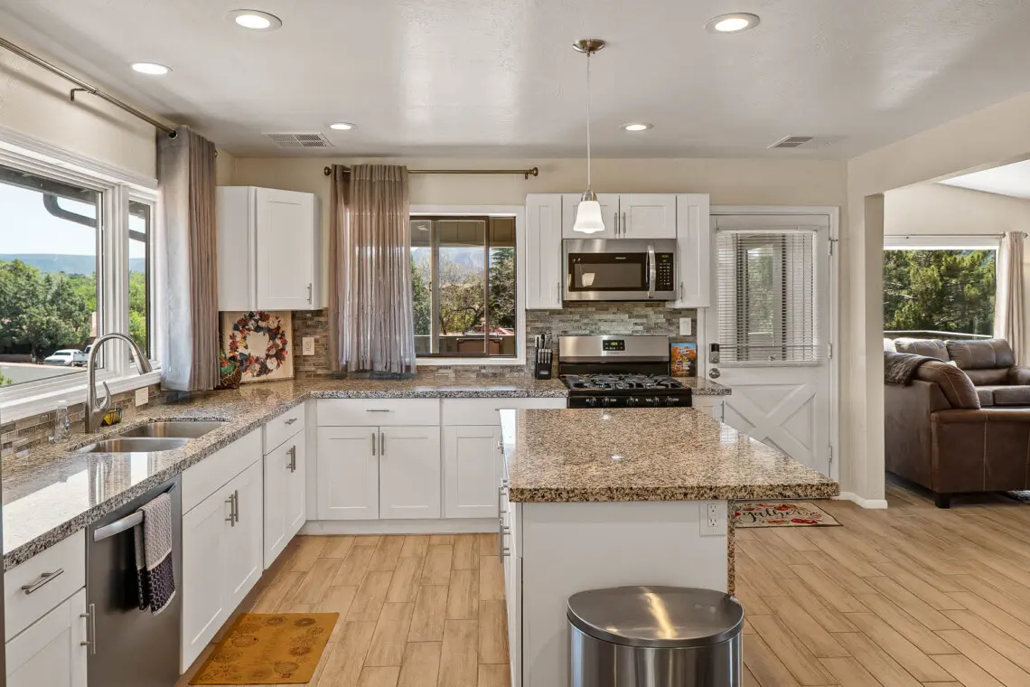 axuhqati676jvudgbdtm