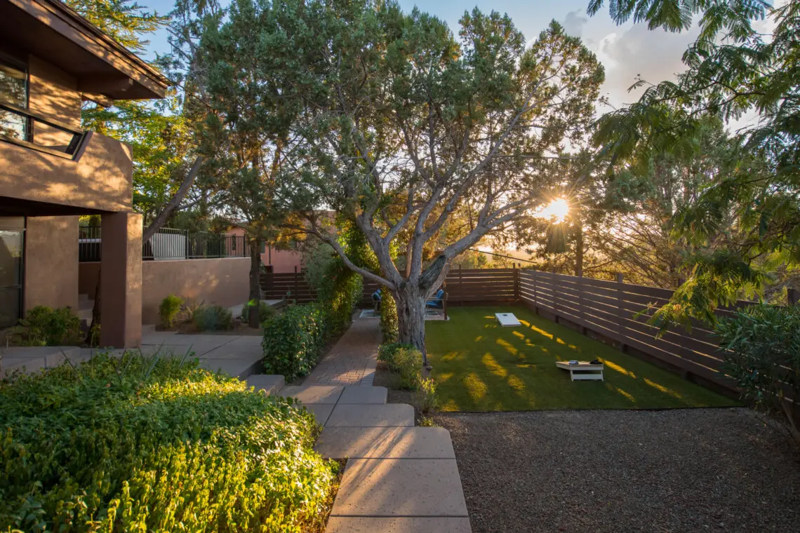 dmyurxmnycrzlwrlhuga