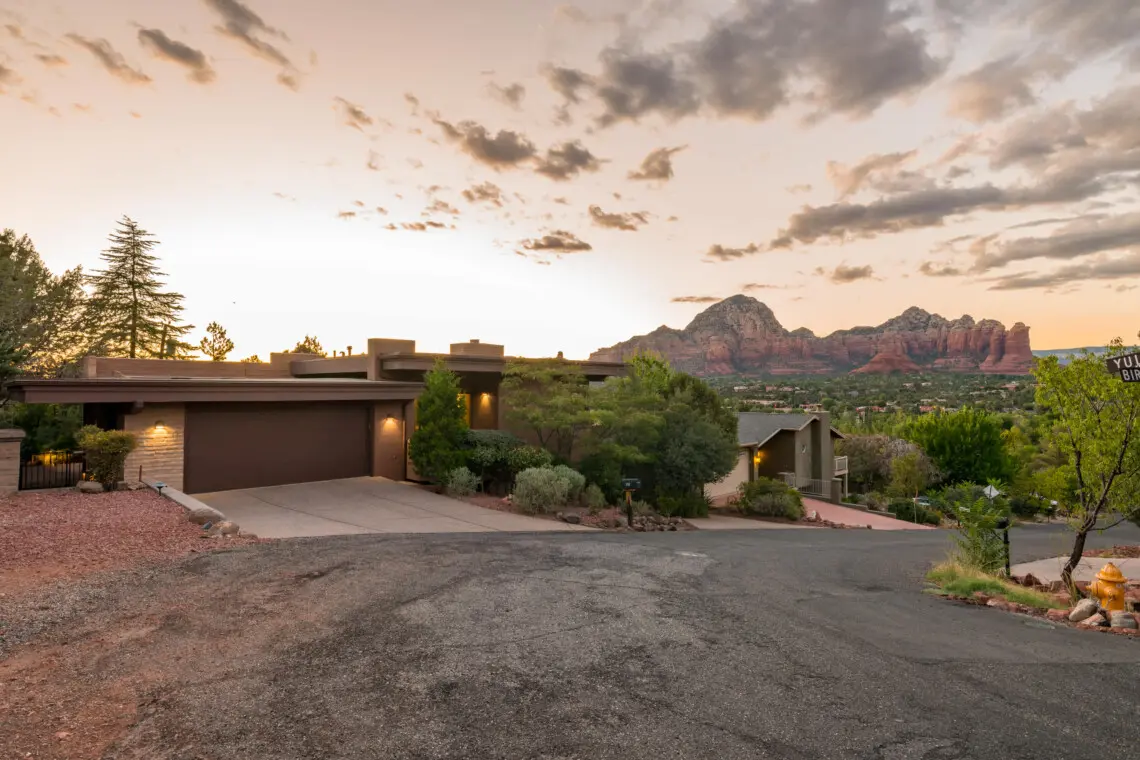 dyc1xexxuypftoazfphw