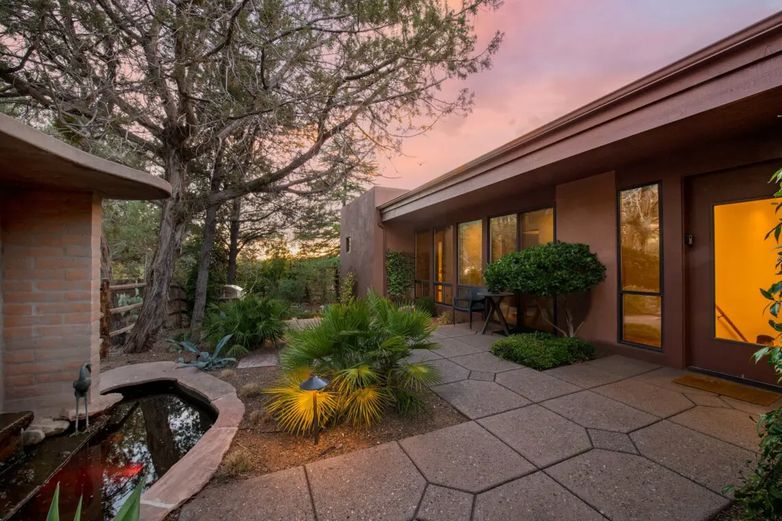 up5mxzqgcwemerrevlox