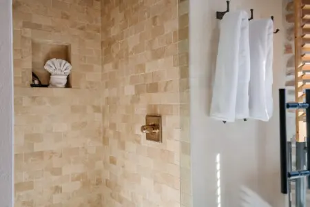 y4vehl0vo5bs5ntdhc8d